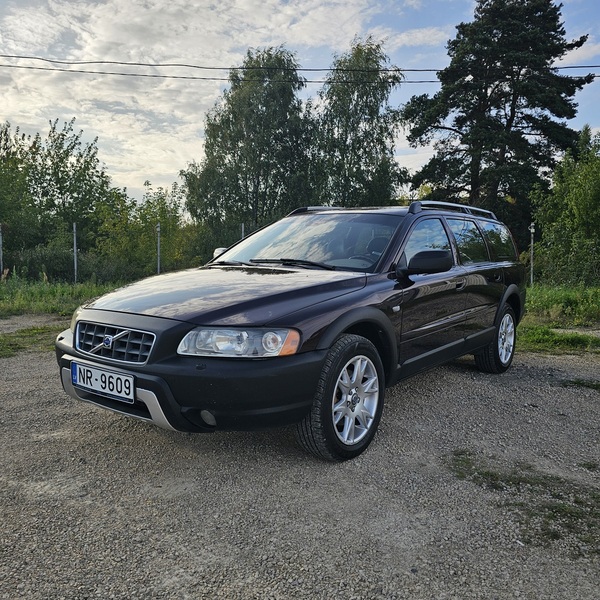 Volvo XC70 DARK CHERRY INSCRIPTION